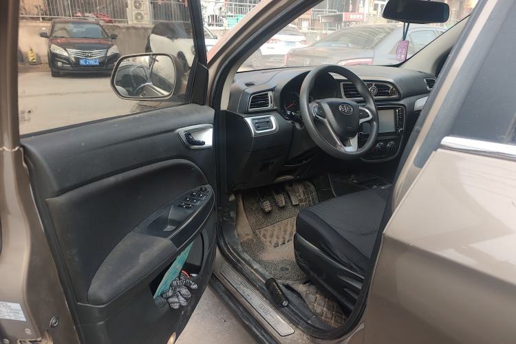 Used FAW Junpai D60 2015 1.5L Manual Comfort Model
