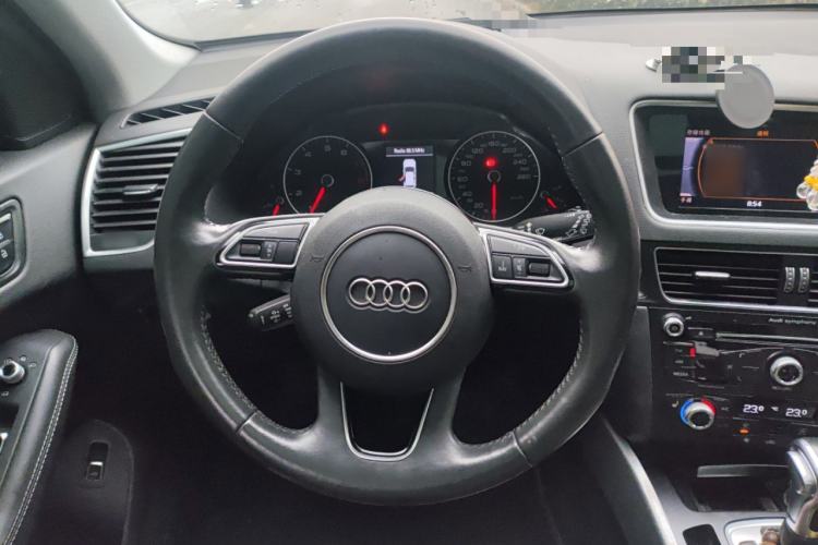 Used Audi Q5 2017 Plus 40 TFSI Technology Model