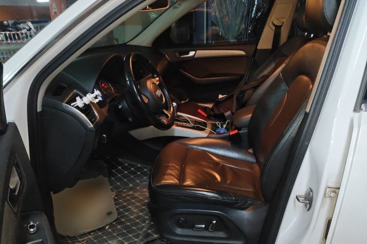 Used Audi Q5 2017 40 TFSI Ambition Edition Left Front Seat