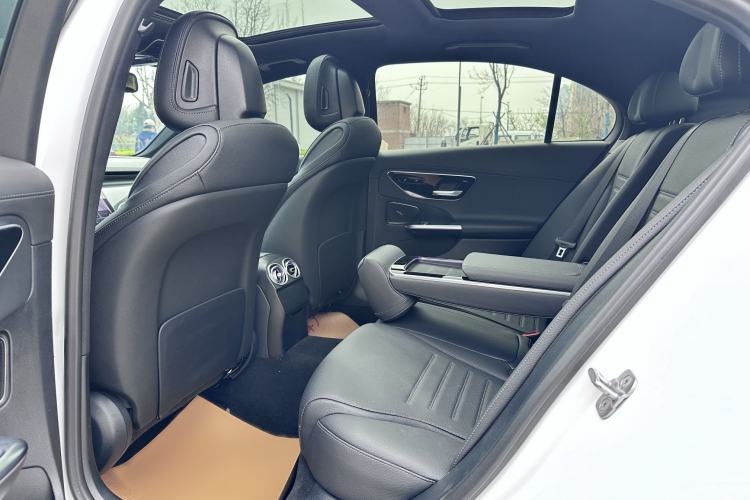 Used Mercedes-Benz C-Class 2024 Restyled C 260 L Sport Edition Interior 4