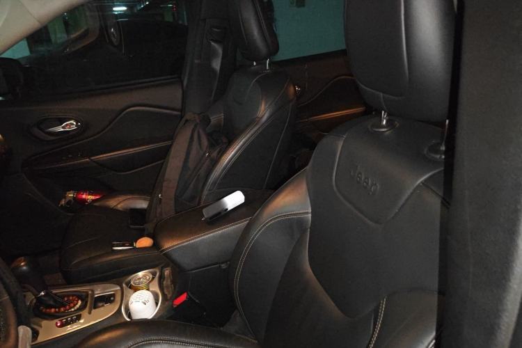 Used Jeep Cherokee 2016 2.0L Superior Edition