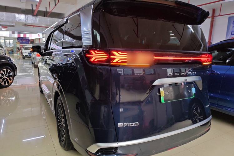 Used Denza D9 2022 DM-i 970 Four-Wheel Drive Flagship Model
