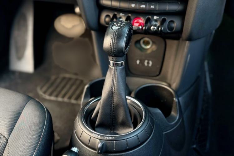 Used MINI 2014 1.5T COOPER Fun Interior 1