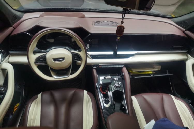 Used Geely Auto Monjaro L 2021 2.0TD DCT EVO Two-Wheel Drive Prestige Version Center Console