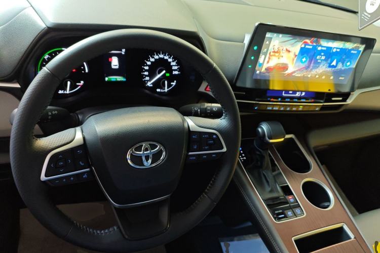 Used Toyota Sienna 2021 2.5L Hybrid Luxury Edition