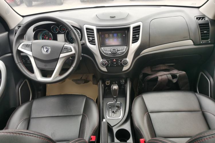 Used CHANGAN CS35 2015 1.6L Automatic Luxury Model China IV Standard Interior 2