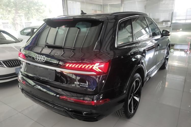 Used Audi Q7 2021 55 TFSI quattro S line Sport model
