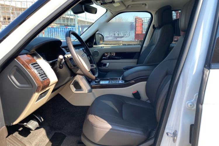 Used Land Rover Range 2020 3.0 L6 Long-Wheelbase Legacy Interior 2