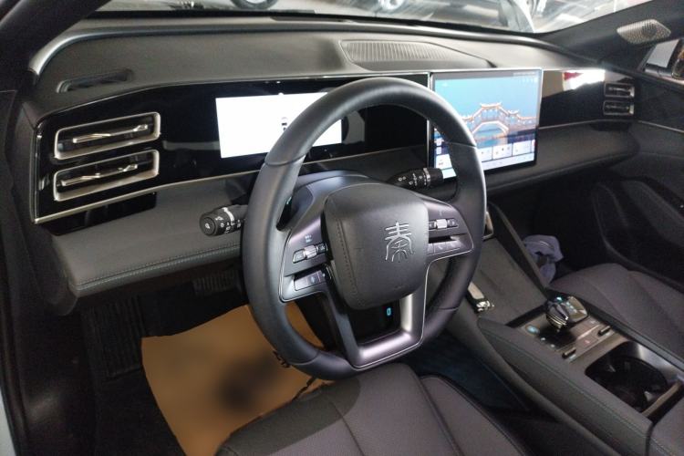 Used BYD Qin L 2025 DM-i Smart Drive 120KM Superior Model
