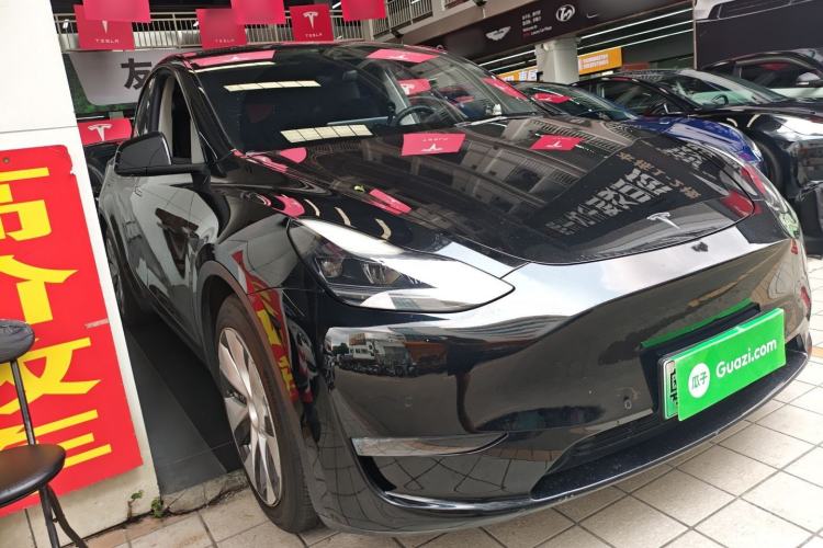 Used Tesla Model Y 2021 Standard Range Rear-Wheel Drive Version Front Right 45 Deg