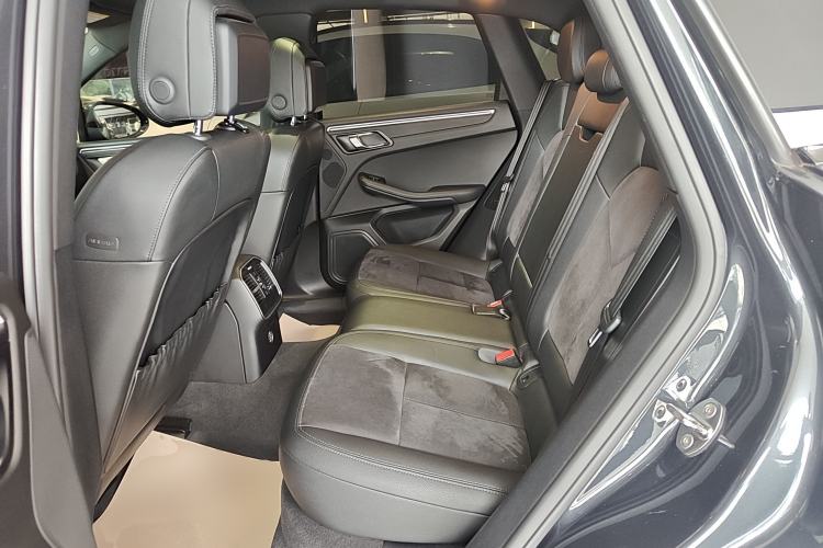 Used Porsche Macan 2018 Macan 2.0T Left Rear Seat