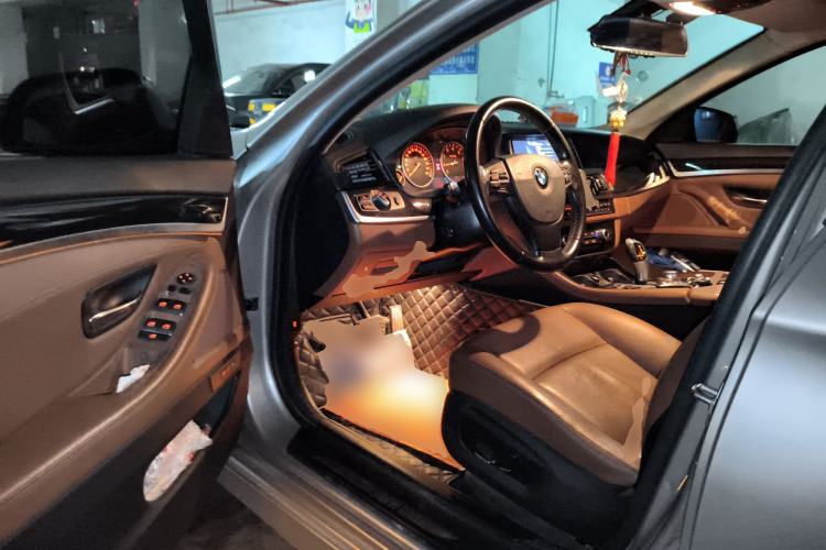 Used BMW 5 Series 2014 520Li Elegant Model
