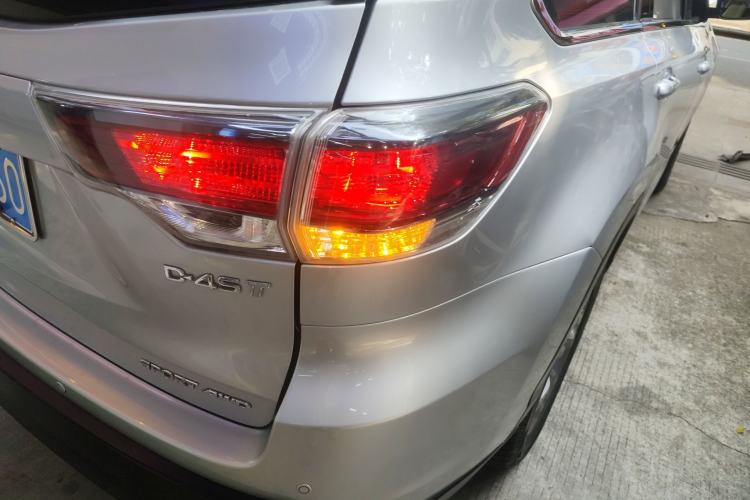 Used Toyota Highlander 2015 2.0T Two-Wheel Drive Luxury Edition 7 Seats