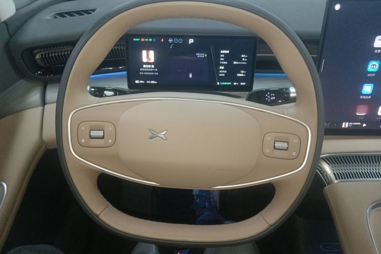 Used XPeng X9 2025 740 Ultra-Long Range Max Steering Wheel