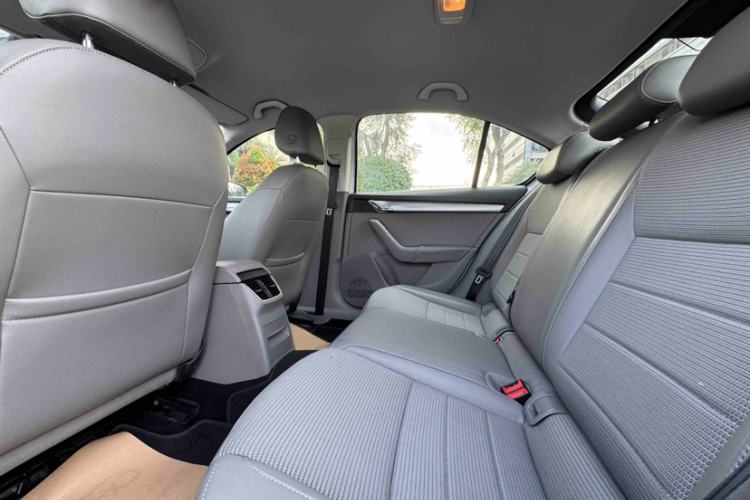 Used Skoda Octavia 2015 1.6L Automatic Yijie Edition
