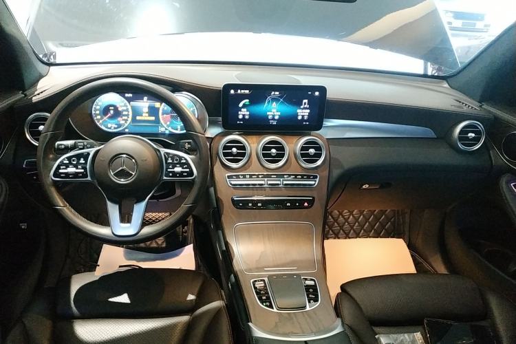 Used Mercedes-Benz GLC 2020 GLC 260 L 4MATIC Luxury Model Center Console