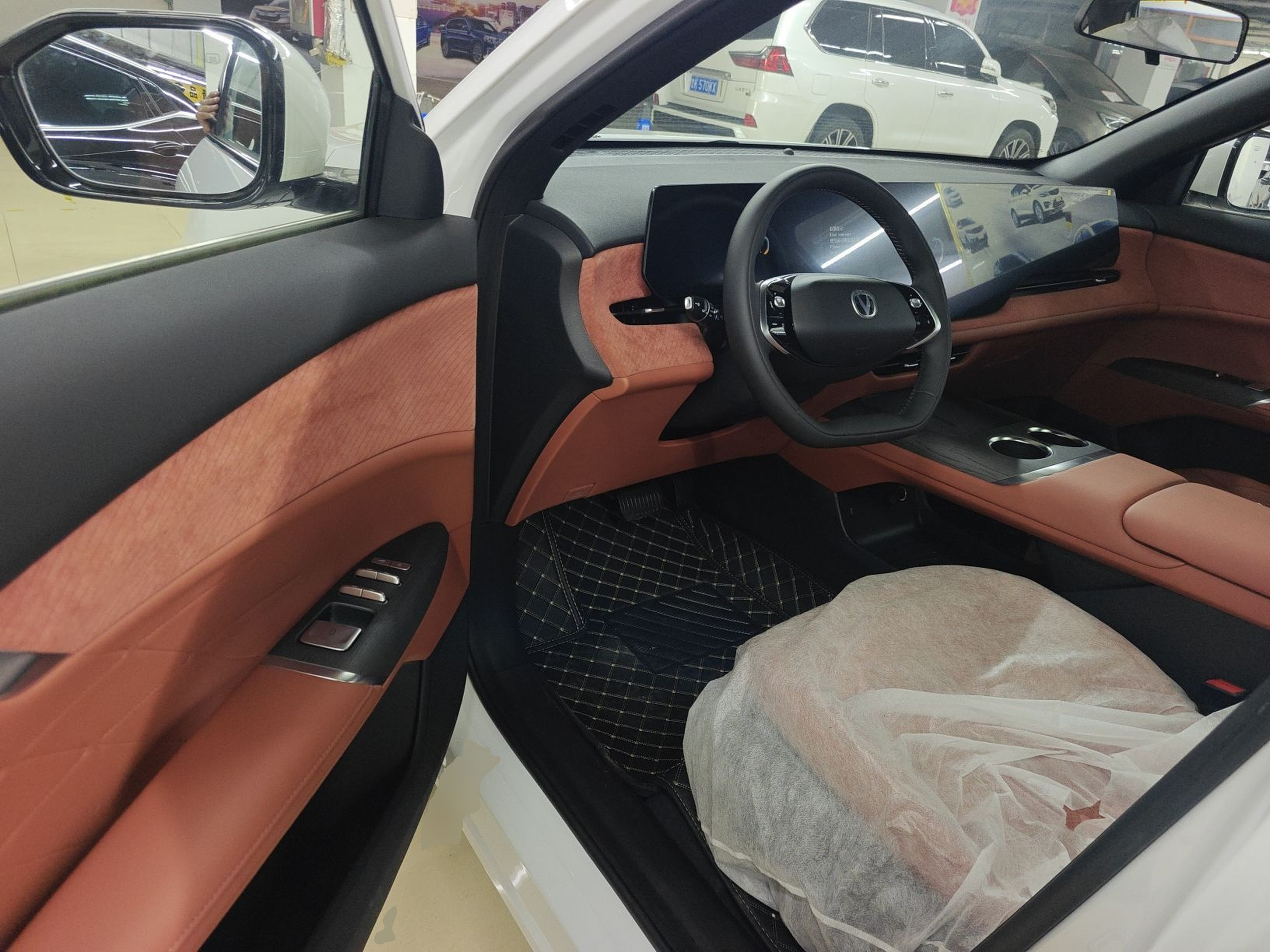 Переднее сиденье в автомобиле