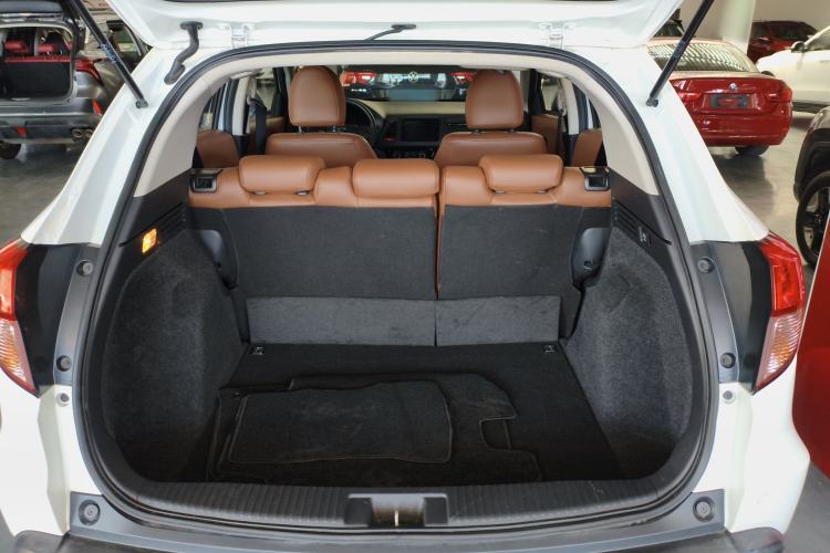 Used Honda Vezel 2017 1.5L CVT 2WD Comfort Model Trunk