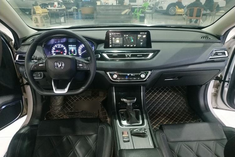 Used CHANGAN Ruicheng CC 2022 Blue Whale Edition 1.5T DCT Luxury Model Center Console