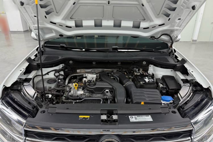 Used Volkswagen Tharu 2024 300TSI Two-Wheel-Drive Moonlight Edition Interior 11