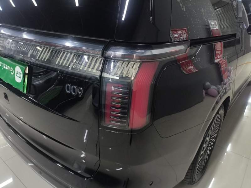 Used Zeekr 009 2022 WE Edition — 7