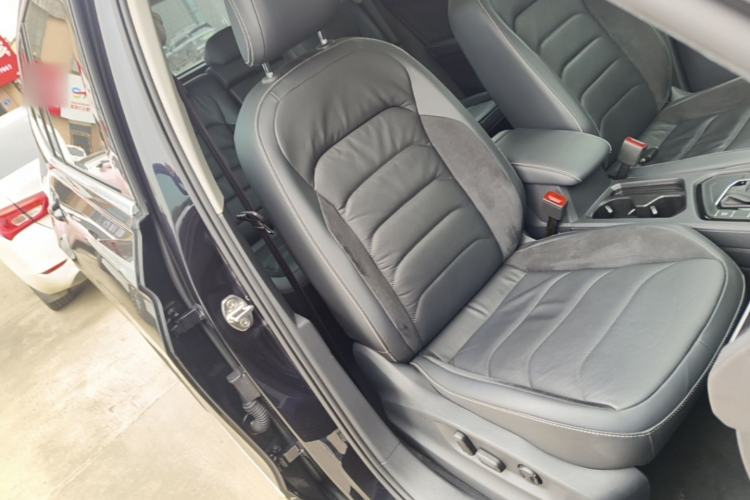 Used Volkswagen Tiguan L 2018 330TSI Automatic Two-Wheel Drive Luxury Edition Right Front Seat