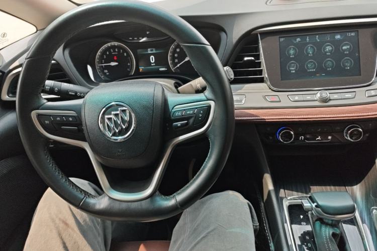 Used Buick GL6 2019 18T 6-Seater Connected Luxury Version China VI Standard Center Console