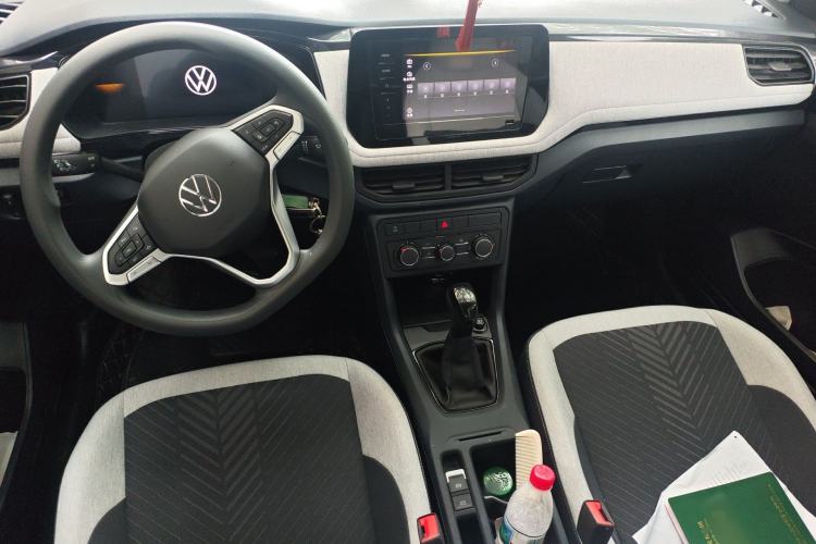 Used Volkswagen Tharu 2025 New Sharp 1.5L Sharp Edition Center Console