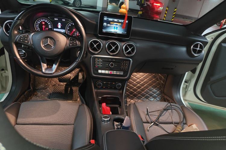 Used Mercedes-Benz A-Class 2017 A 200 Dynamic Edition Center Console