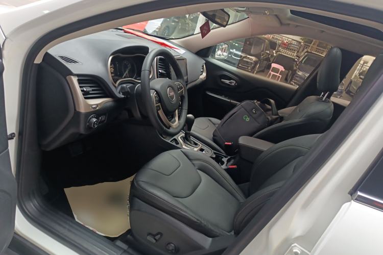 Used Jeep Cherokee 2016 2.4L Leading Edition