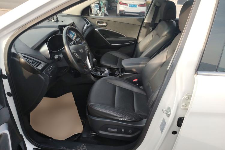 Used Hyundai Santa Fe 2013 2.4L Automatic Two-Wheel Drive Smart Version
