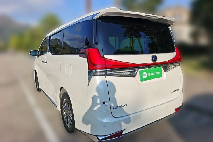 Used Lexus LM 2020 300h Four-Seat Grand Edition
