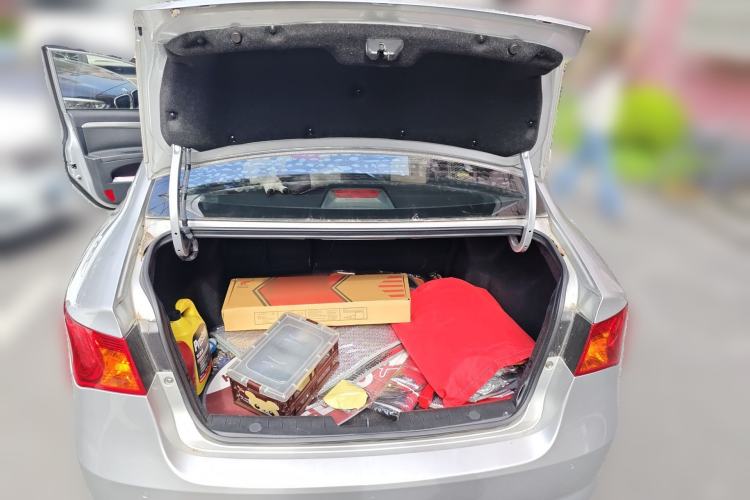 Used Roewe 350 2013 350C 1.5L Automatic Xunyue Edition
