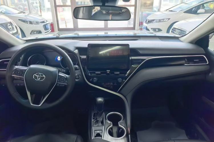 Used Toyota Camry 2021 2.0G Luxury Edition
