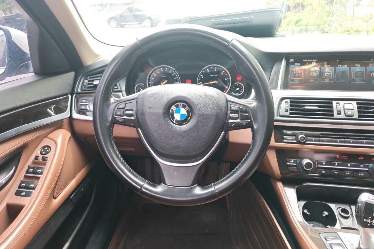 Used BMW 5 Series 2017 525Li Leading Model Steering Wheel