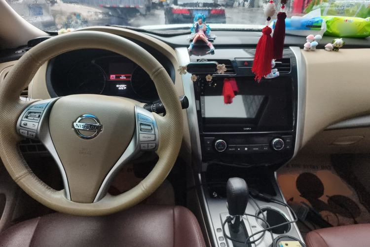 Used Nissan Teana 2016 2.0L XL Comfort Edition Center Console