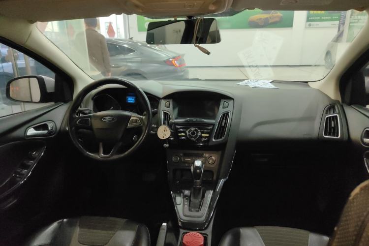 Used Ford Focus 2015 Hatchback EcoBoost 125 Automatic Supreme Style Edition
