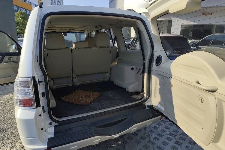 Used Mitsubishi Pajero 2017 V97 3.8L 5-Door GLS Model with Sunroof – Middle East
