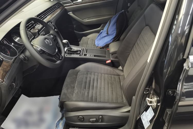 Used Volkswagen Magotan 2017 330TSI DSG Luxury Model Left Front Seat