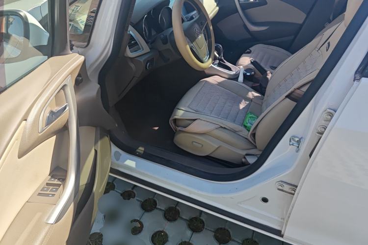 Used Buick GT 2013 GT 1.6L Automatic Fashion Edition Driver Seat