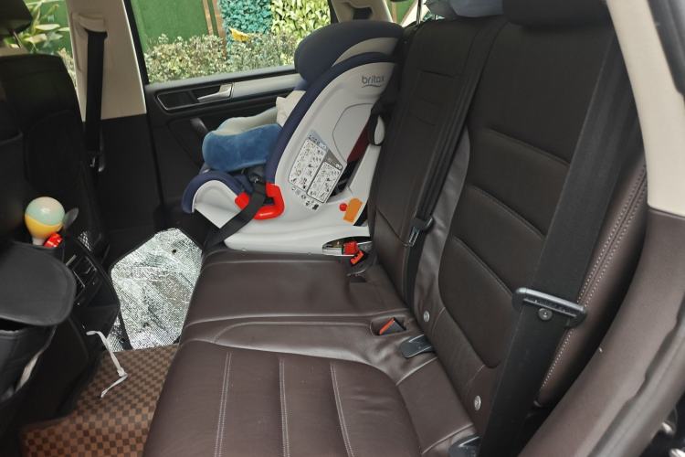 Used Volkswagen Touareg 2018 3.0 TSI Glory Collection Edition Left Rear Seat