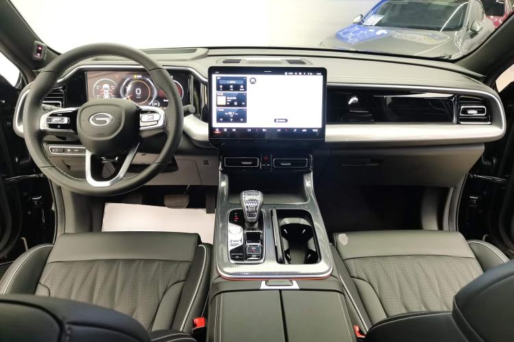 Used GAC Trumpchi GS8 2022 Linghang Series 2.0 TGDI Two-Wheel-Drive Luxury Smart Connectivity Version (7 Seats)