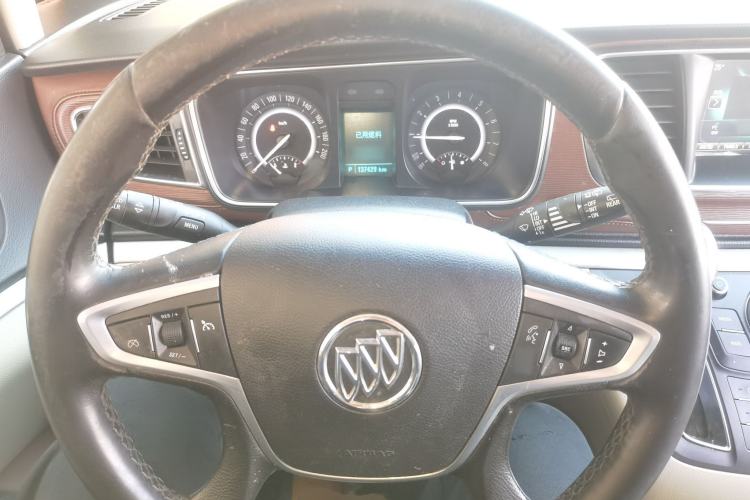 Used Buick GL8 2017 25S Luxury Version China V Standard Steering Wheel