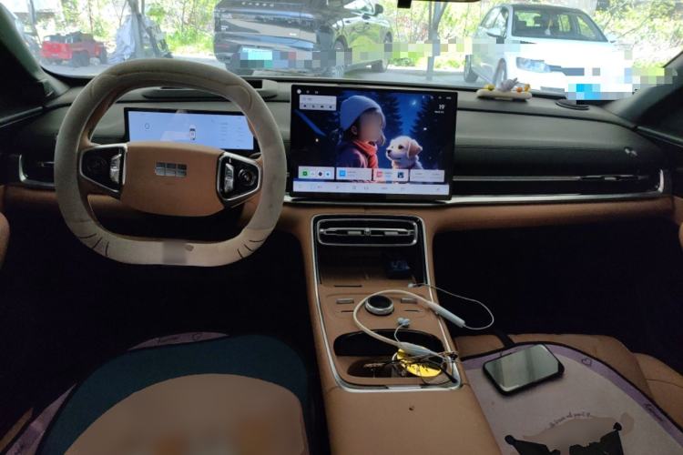 Used Geely Galaxy A7 2025 Model EM-i 150km Exploration+ Edition Center Console