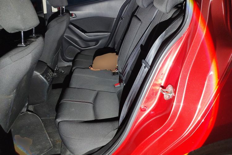 Used Mazda 3 Axela 2019 Cloud-Controlled Sedan 1.5L Automatic Luxury Model China VI Standard Left Rear Seat