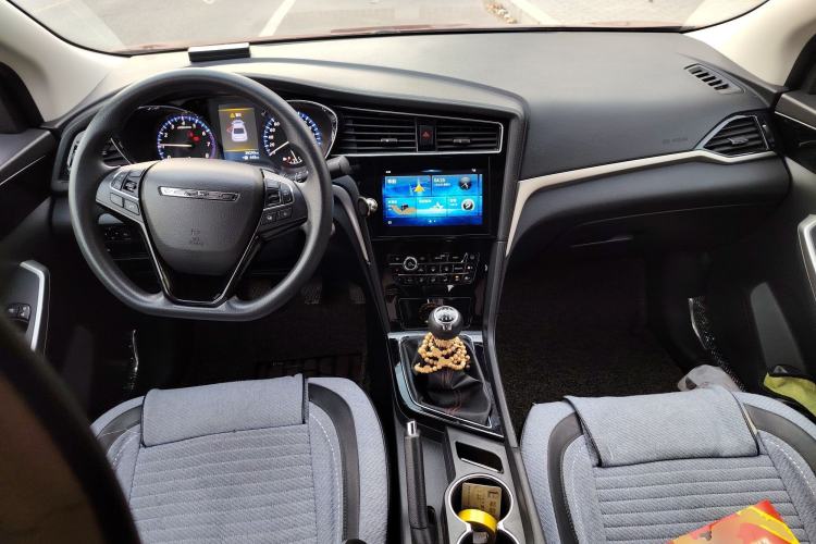 Used Venucia D60 2018 1.6L Manual Smart Connect Elite Edition

