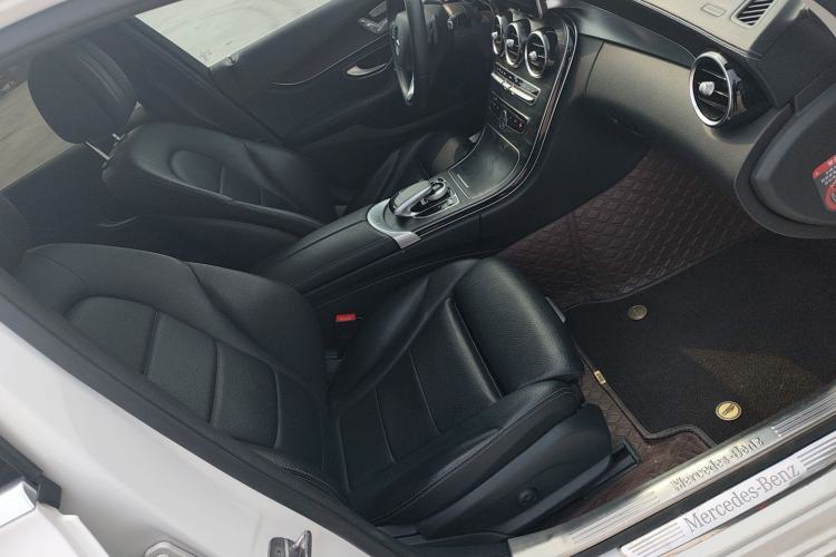 Used Mercedes-Benz C-Class 2017 Facelift C 200 L Sport Edition Interior 3
