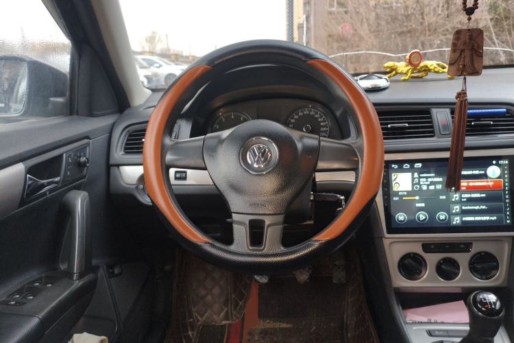 Used Volkswagen Lavida 2013 Revised Classic 1.6L Manual Fashion Edition
