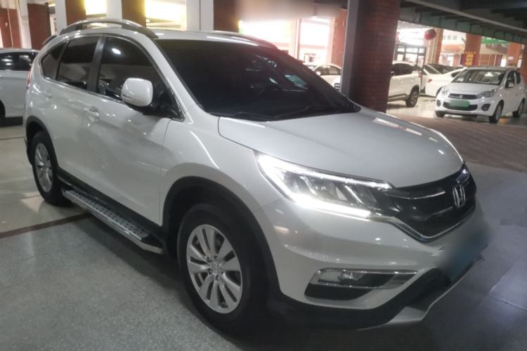 Used Honda CR-V 2015 2.0L two-wheel drive Fashion Edition Front Right 45 Deg