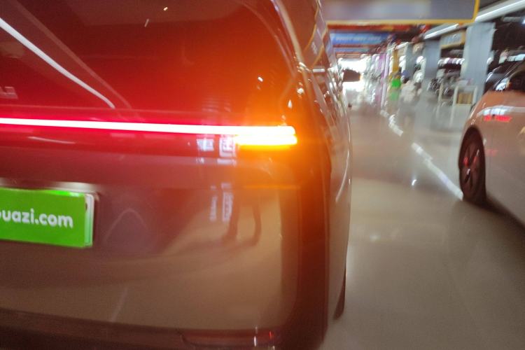 Used Li Auto MEGA 2024 Ultra Model
